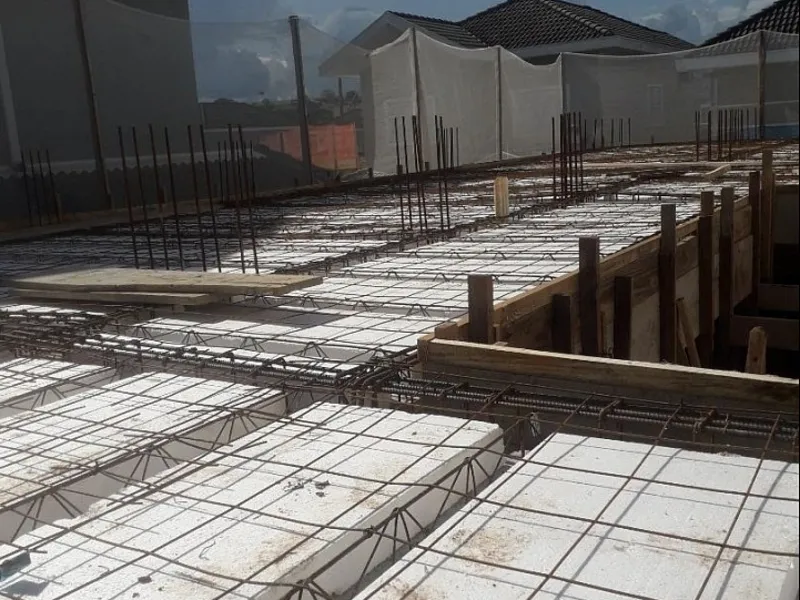 Laje treliçada de uma casa em construção